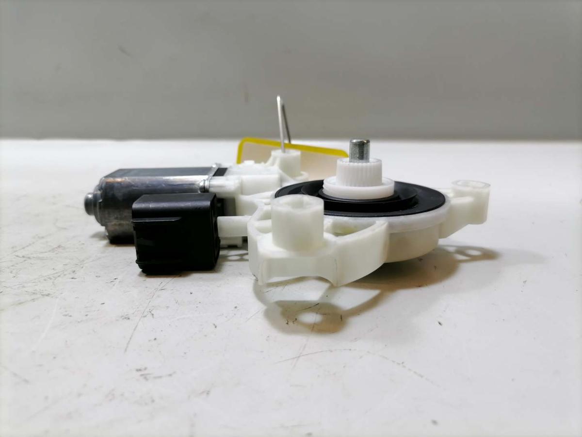 Ford Fiesta MK7 original Fensterhebermotor vorn links Bj.2019